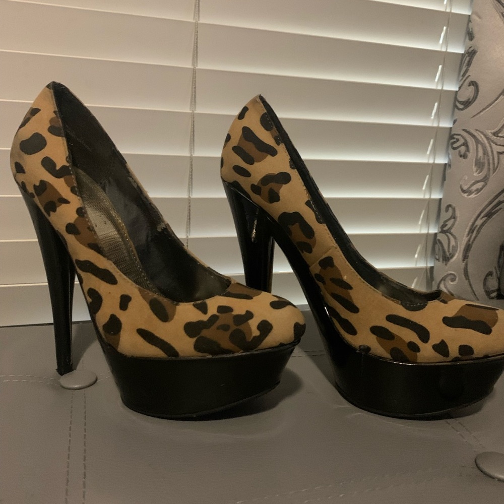 Leopard print platform heels